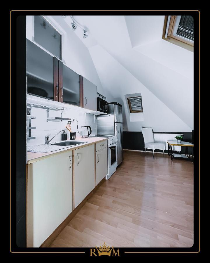 Rm Luxury Apartment In Prague • 6 People • Free Parking • Pets Kültér fotó