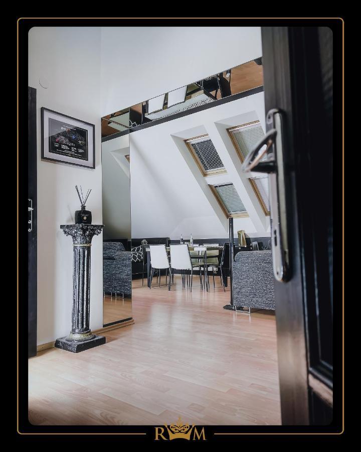 Rm Luxury Apartment In Prague • 6 People • Free Parking • Pets Kültér fotó