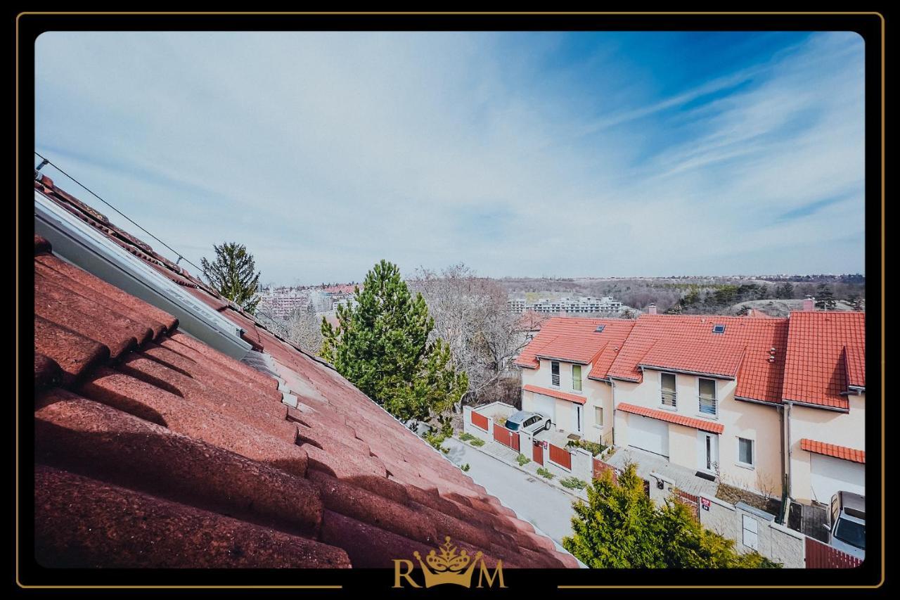 Rm Luxury Apartment In Prague • 6 People • Free Parking • Pets Kültér fotó